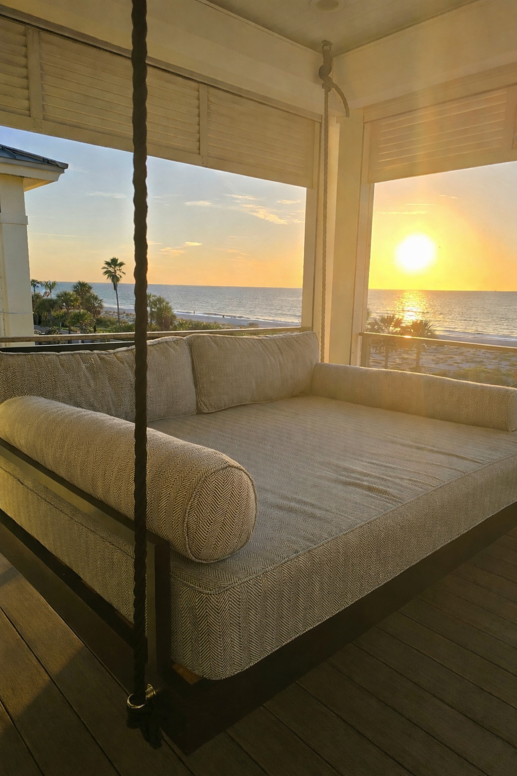 Bre Canyon High Back Swing Frame