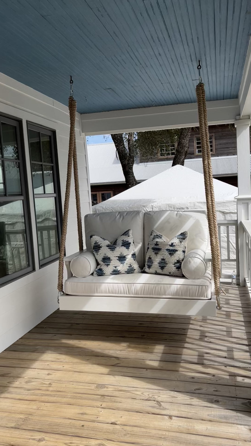 Round Top Swing Bed